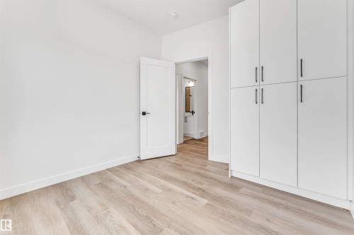 228 24 Street, Edmonton, AB - Indoor Photo Showing Other Room