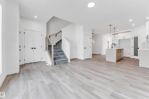 228 24 Street, Edmonton, AB - Indoor