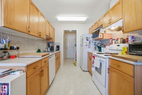 56 13320 124 St, Edmonton, AB - Indoor Photo Showing Kitchen
