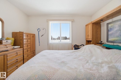 56 13320 124 St, Edmonton, AB - Indoor Photo Showing Bedroom