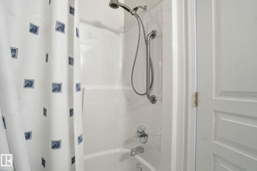 56 13320 124 St, Edmonton, AB - Indoor Photo Showing Bathroom