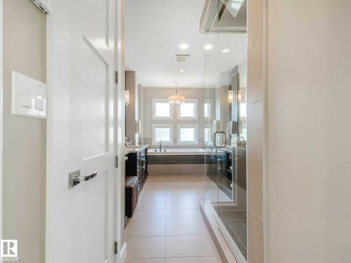 2415 Cameron Ravine Drive, Edmonton, AB - Indoor Photo Showing Other Room