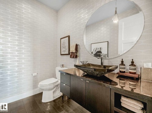 2415 Cameron Ravine Drive, Edmonton, AB - Indoor Photo Showing Bathroom