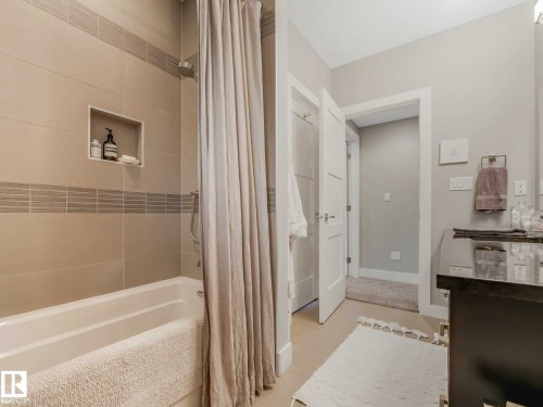 2415 Cameron Ravine Drive, Edmonton, AB - Indoor Photo Showing Bathroom