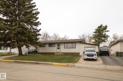 5132 49 Avenue Onoway, AB T0E 1V0