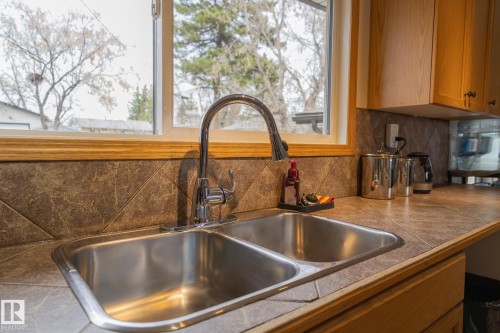 5132 49 Avenue, Onoway, AB - Indoor Photo Showing Kitchen With Double Sink