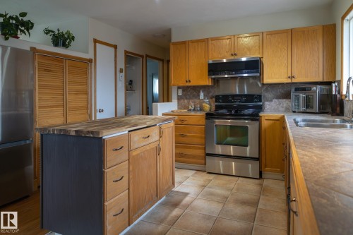 5132 49 Avenue, Onoway, AB - Indoor Photo Showing Kitchen With Double Sink