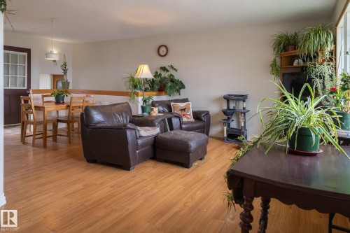 5132 49 Avenue, Onoway, AB - Indoor