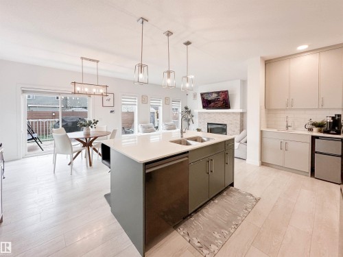 16 Jennifer Crescent, St. Albert, AB - Indoor Photo Showing Kitchen With Double Sink