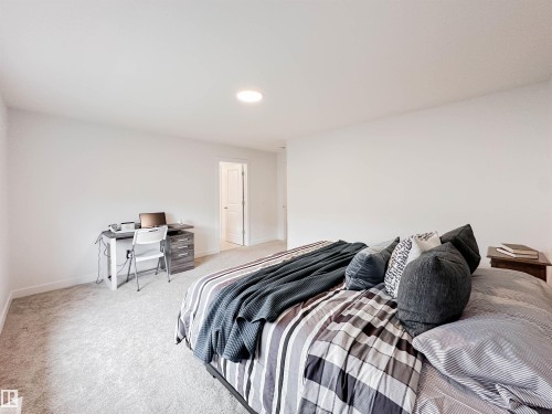 16 Jennifer Crescent, St. Albert, AB - Indoor Photo Showing Bedroom