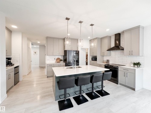 16 Jennifer Crescent, St. Albert, AB - Indoor Photo Showing Kitchen With Upgraded Kitchen