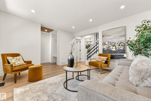 17312 108 Street, Edmonton, AB - Indoor Photo Showing Living Room