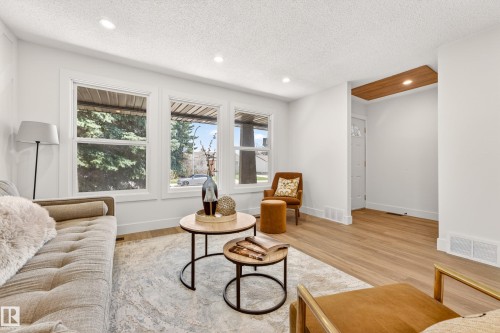 17312 108 Street, Edmonton, AB - Indoor Photo Showing Living Room