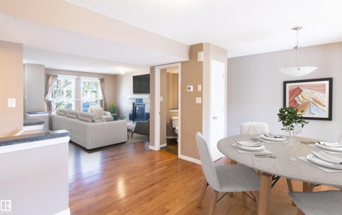9116 Shaw Way, Edmonton, AB - Indoor
