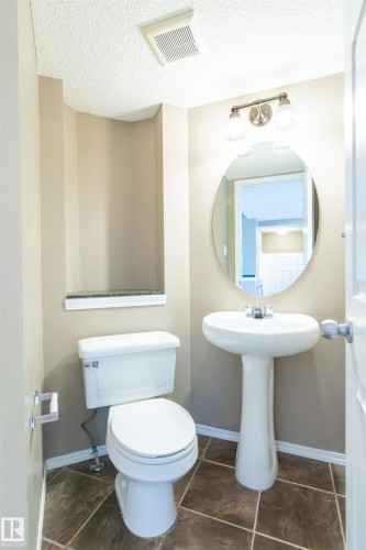 9116 Shaw Way, Edmonton, AB - Indoor Photo Showing Bathroom