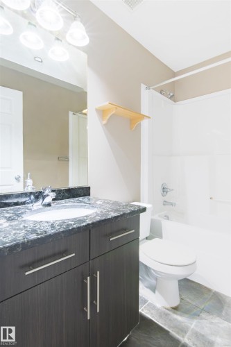 9116 Shaw Way, Edmonton, AB - Indoor Photo Showing Bathroom