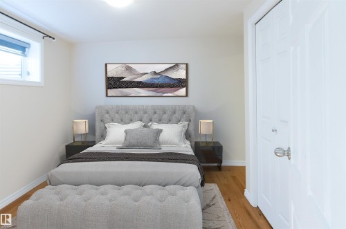 9116 Shaw Way, Edmonton, AB - Indoor Photo Showing Bedroom