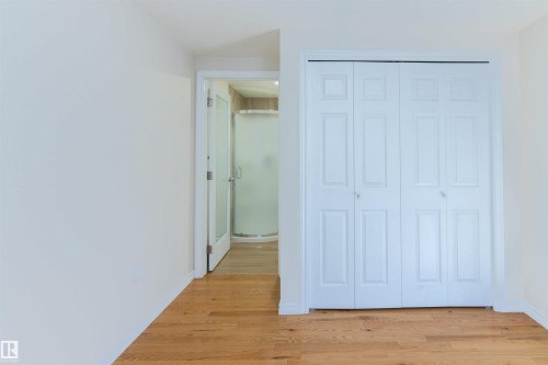 9116 Shaw Way, Edmonton, AB - Indoor Photo Showing Other Room