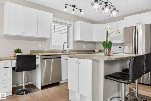 46 4020 21 Street, Edmonton, AB - Indoor Photo Showing Kitchen With Upgraded Kitchen