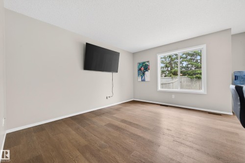 46 4020 21 Street, Edmonton, AB - Indoor Photo Showing Other Room