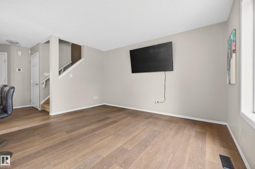 46 4020 21 Street, Edmonton, AB - Indoor Photo Showing Other Room