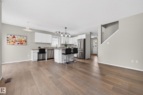 46 4020 21 Street, Edmonton, AB - Indoor Photo Showing Kitchen