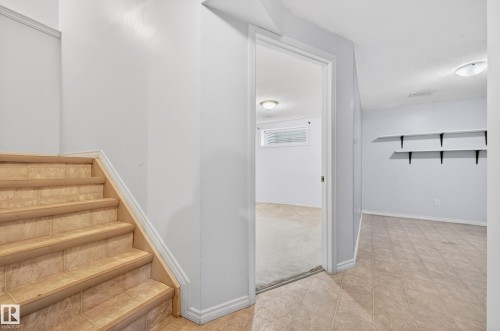 46 4020 21 Street, Edmonton, AB - Indoor Photo Showing Other Room