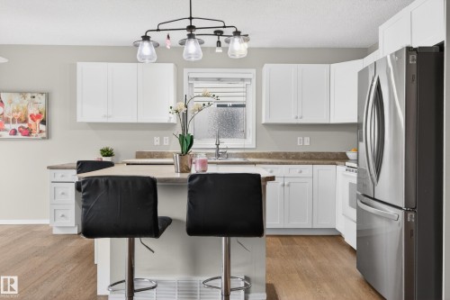 46 4020 21 Street, Edmonton, AB - Indoor Photo Showing Kitchen With Upgraded Kitchen
