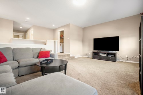 3510 Abbott Close, Edmonton, AB - Indoor Photo Showing Living Room