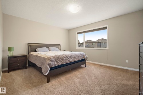 3510 Abbott Close, Edmonton, AB - Indoor Photo Showing Bedroom