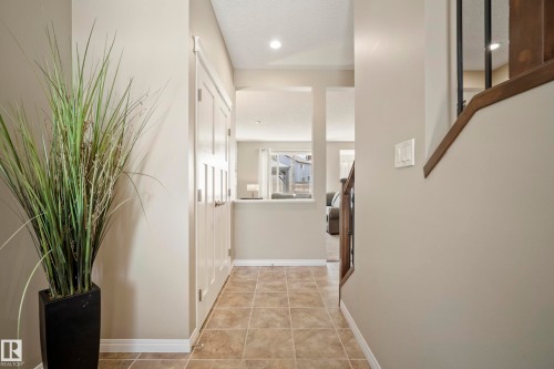 3510 Abbott Close, Edmonton, AB - Indoor Photo Showing Other Room