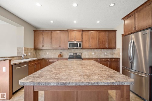 3510 Abbott Close, Edmonton, AB - Indoor Photo Showing Kitchen