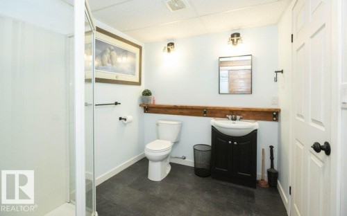 9624 99 Street, Westlock, AB - Indoor Photo Showing Bathroom