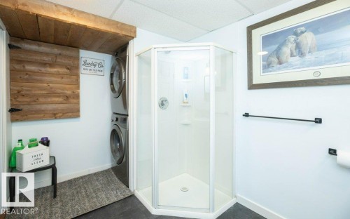 9624 99 Street, Westlock, AB - Indoor Photo Showing Laundry Room