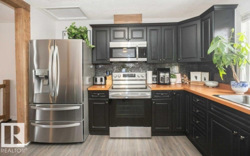 9624 99 Street, Westlock, AB - Indoor Photo Showing Kitchen