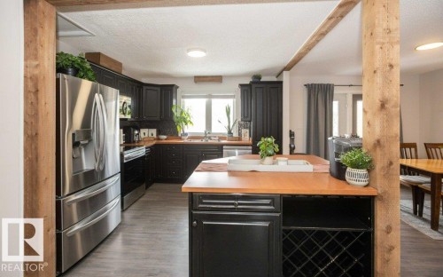9624 99 Street, Westlock, AB - Indoor Photo Showing Kitchen