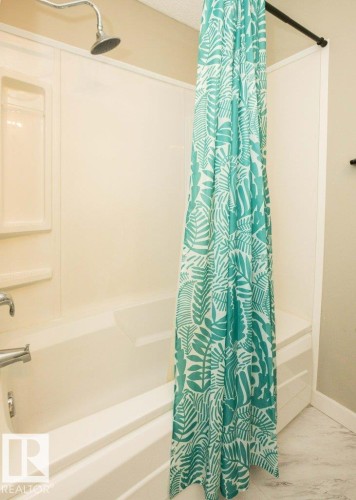 9624 99 Street, Westlock, AB - Indoor Photo Showing Bathroom