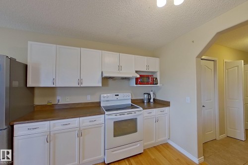3540 Mclean Crescent, Edmonton, AB - Indoor Photo Showing Kitchen