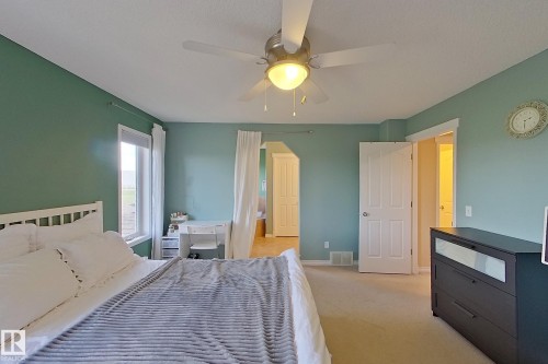 3540 Mclean Crescent, Edmonton, AB - Indoor Photo Showing Bedroom