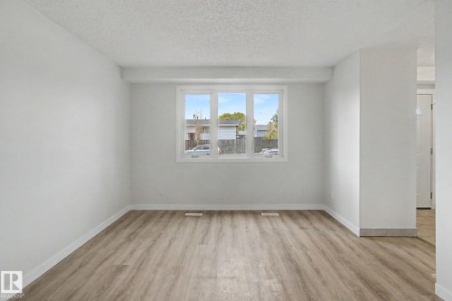 9B Clareview Village, Edmonton, AB - Indoor Photo Showing Other Room