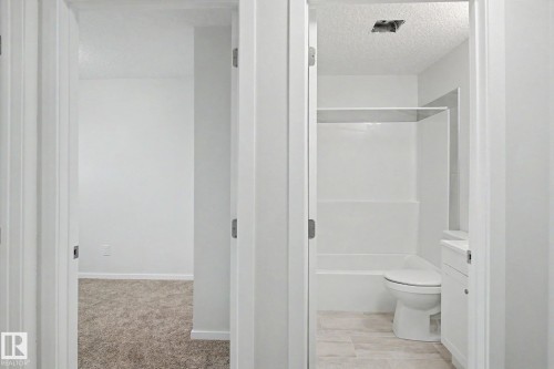 9B Clareview Village, Edmonton, AB - Indoor Photo Showing Bathroom