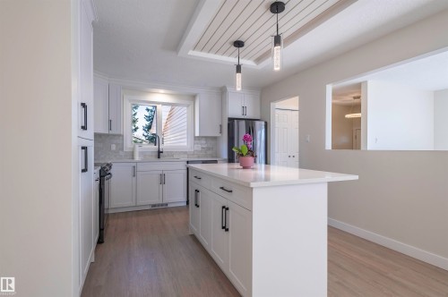 5528 54 Street, Leduc, AB - Indoor Photo Showing Kitchen