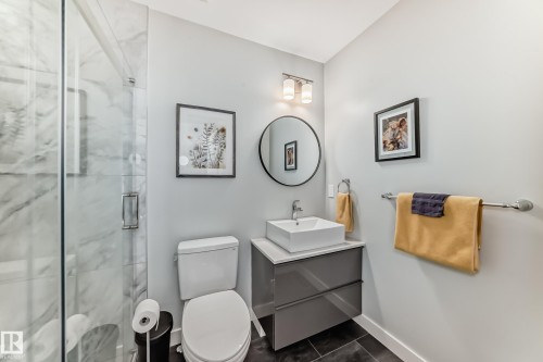 5333 Terwillegar Boulevard, Edmonton, AB - Indoor Photo Showing Bathroom