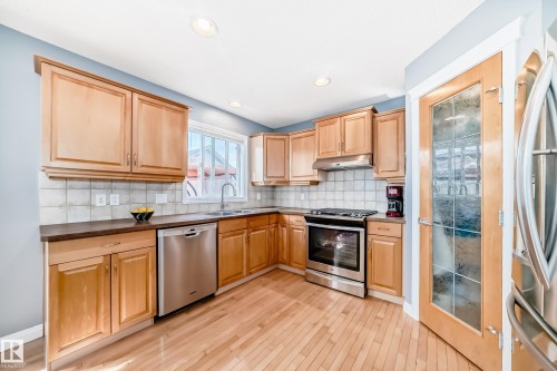 5333 Terwillegar Boulevard, Edmonton, AB - Indoor Photo Showing Kitchen With Stainless Steel Kitchen