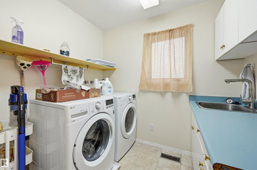 11107 University Avenue, Edmonton, AB - Indoor Photo Showing Laundry Room