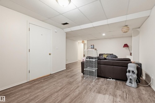 11107 University Avenue, Edmonton, AB - Indoor