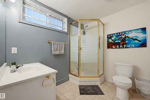 11107 University Avenue, Edmonton, AB - Indoor Photo Showing Bathroom