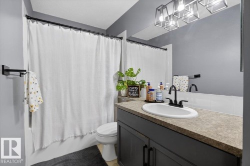 50 150 Edwards Drive, Edmonton, AB - Indoor Photo Showing Bathroom