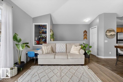 50 150 Edwards Drive, Edmonton, AB - Indoor Photo Showing Living Room