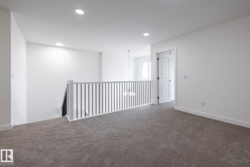 319 157 Avenue, Edmonton, AB - Indoor Photo Showing Other Room